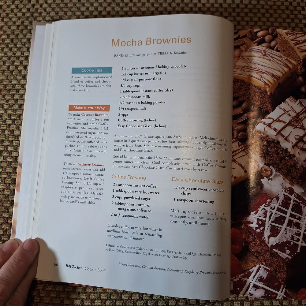 Betty Crocker's Cookie Book Copyright 1998 More Than 250 Recipes